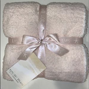 BAREFOOT DREAMS Cozy chic blanket